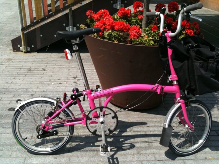 photo of Marion Barral's pink Brompton bike