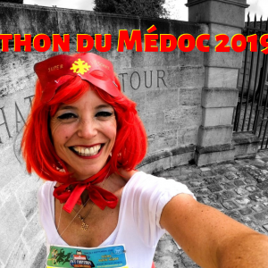 Marion Barral devant le Château Latour au Marathon du Médoc 2019