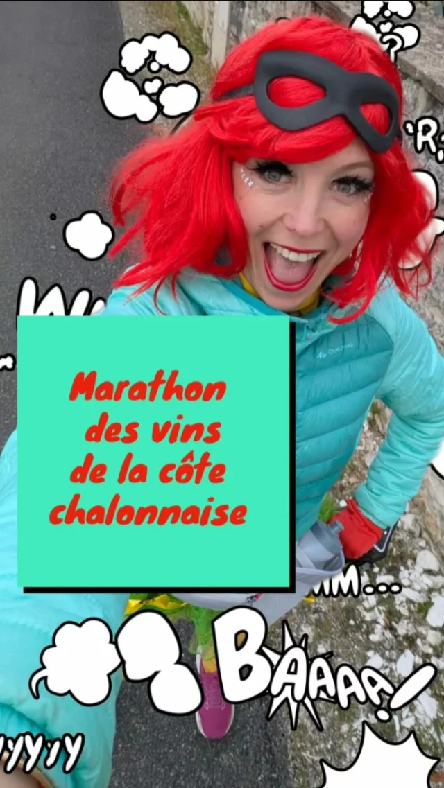 Mon 12e marathon… dans le vignoble bourguignon !

D’habitude, je ne cours qu’un seul marathon par an – le Médoc – déguisée, évidemment 😁. D'ailleurs vous le savez, je mise toujours TOUT sur le déguisement 🤣, j'y vais même que pour ça !
Mais cette fois, il n'y avait plus de dossards sur le semi du @marathondesvinscotechalonnaise , du coup j’ai pris un dossard pour le full Marathon.

42,195 km de bonheur à travers Mercurey, Rully, et de superbes domaines (coucou @dureuil_vincent_ que je vendais à Londres chez @thormanhunt !). Pas mal aussi le passage à @domainefaiveley 😉

Des passages dans des châteaux, des coureurs tous plus déguisés les uns que les autres et une ambiance ultra festive – exactement ce que j’aime.

Pour les anecdotes intra course, au km 15 petite discussion avec des spécialistes des marathons des bugs comme moi. On s'est fait un petit debrief sur nos préférés 😁.
Et toute la première moitié de la course j'étais avec un soldat Napoléonien et son drapeau qui semblait partir refaire la campagne de Russie. J'ai voulu le suivre mais.... J'avais pas le bon déguisement 😅 Robin de Batman et par Napoléon cette fois 🤷🤦🤦🤦

Ah et surtout sur la ligne de départ j'ai retrouvé Gilbert, notre père spirituel à tous, avec plus de 300 marathons festifs au compteur ! Mon objectif ? Faire comme lui : tester tous les marathons des vignobles 😁.

Météo parfaite , on est passés au travers des gouttes prévues au départ, déguisement validé, jambes en place, des super bénévoles et supporters, médaille autour du cou… et un record personnel en prime. Que demander de plus ?

Merci la Côte Châlonnaise, je reviendrai !

#MarathonDesVins #CôteChalonnaise #MarathonFestif #MarathonDéguisé #WineLover #RunningAddict #DureuilJanthial #Faiveley #VinsDeBourgogne #MarathonGourmand #Strava #12eMarathon #MarionBarriqueEnFolie #GilbertForever