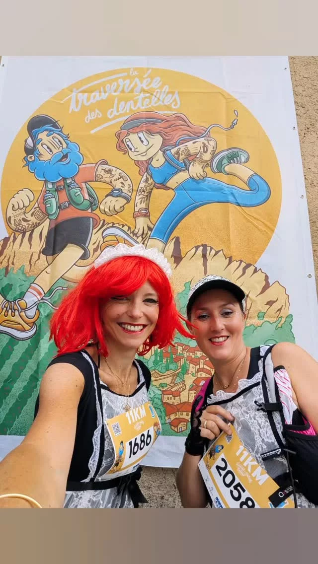 🎭 La gambade des dentelles 🎭
👟 11,5 km – 425 D+ – 1h30 de pure joie !

Aujourd’hui, on a troqué les baskets de compet' pour des collants en dentelle, des tabliers et une perruque rouge fluo 💃🔥
Direction Gigondas, au cœur des Dentelles de Montmirail, pour une course aussi belle que déjantée !

Entre vignes, rires, rochers, amis déguisés (coucou le T-Rex 🦖) et soleil éclatant 🌞, cette édition 2025 restera mémorable.
Merci à @maryline pour ce duo en mode "ménagères de choc", à l’orga pour cette ambiance unique, et à tous les fous furieux croisés en chemin 🙌

📍Pas besoin de chrono, ici on court pour le fun, pour le décor, pour le délire.
📸 Et bien sûr pour les selfies dignes des plus grands shows 🏃‍♀️✨

🎽 Dossard : 1686
#TraverséeDesDentelles #Gigondas #TrailFestif #RunningInStyle #VignesEtDéguisements #CourseEnDentelle #DentellesDeMontmirail #MarionBarrique